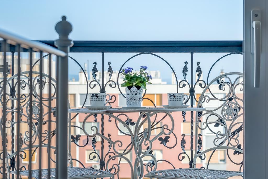 Apartment Noa - Self Check In Split Exterior photo